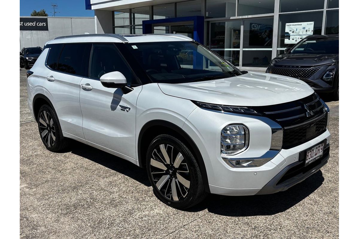 2025 Mitsubishi Outlander PHEV Exceed ZM