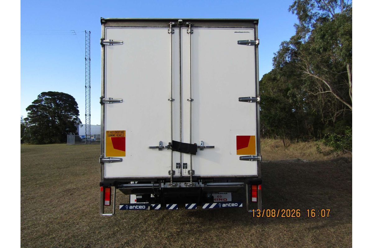 2017 Hino 500 Series FD1124 XLWB PROSHIFT 6 FD7J 4x2 image 4