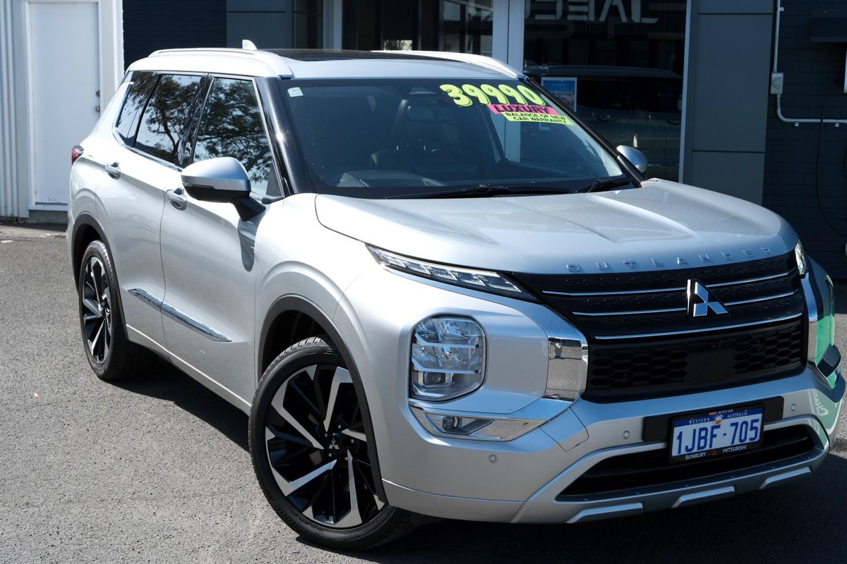 2023 Mitsubishi Outlander Exceed ZM