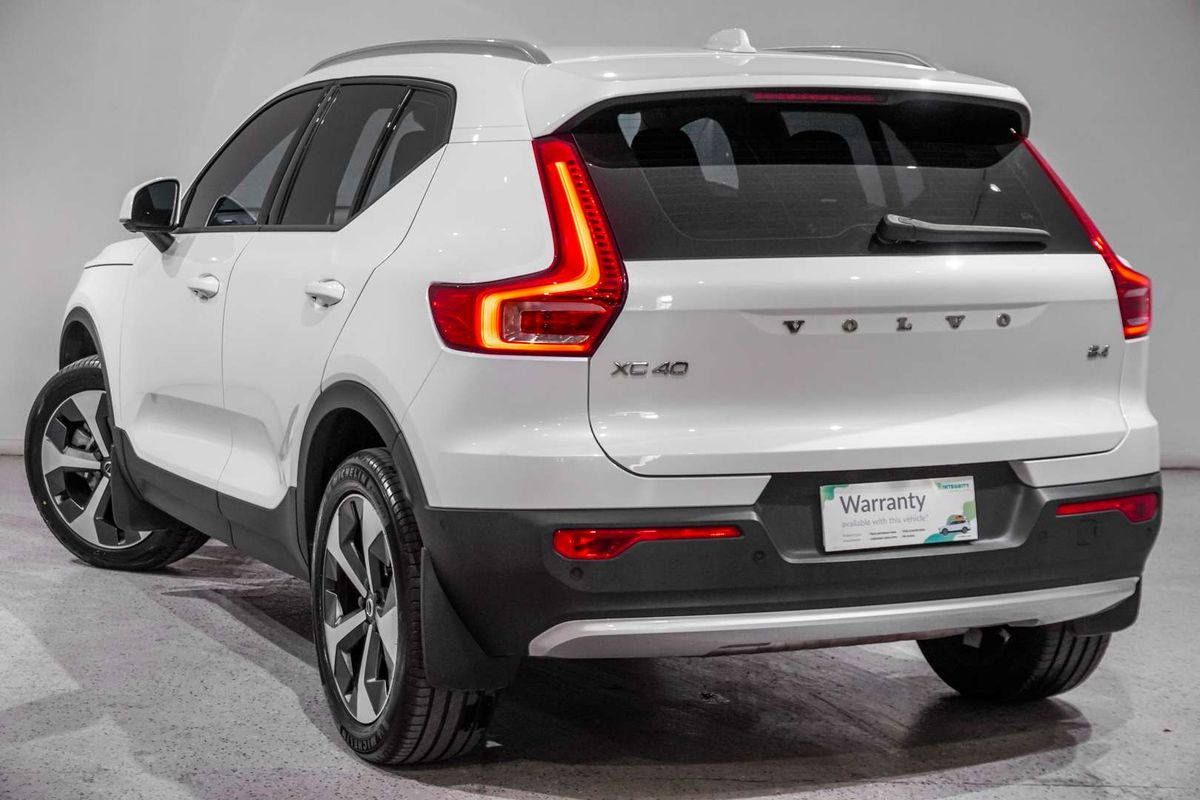 2024 Volvo XC40 Plus B4 Special Edition