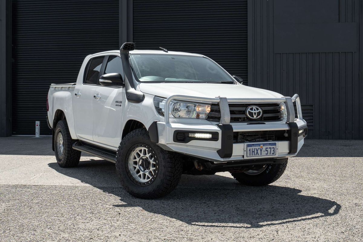 2017 Toyota Hilux SR GUN126R 4X4