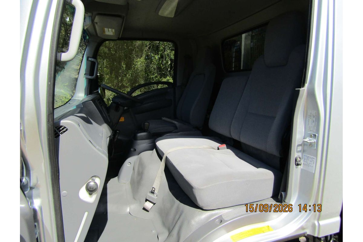 2021 Isuzu NPR 45/55-155 (SWB) TRADEPACK NH MY21 REAR WHEEL DRIVE image 2
