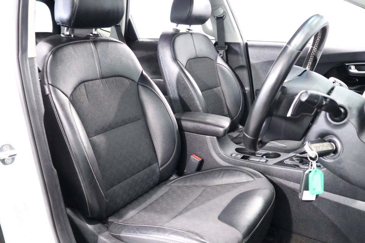 2022 Kia Niro HEV S SG2