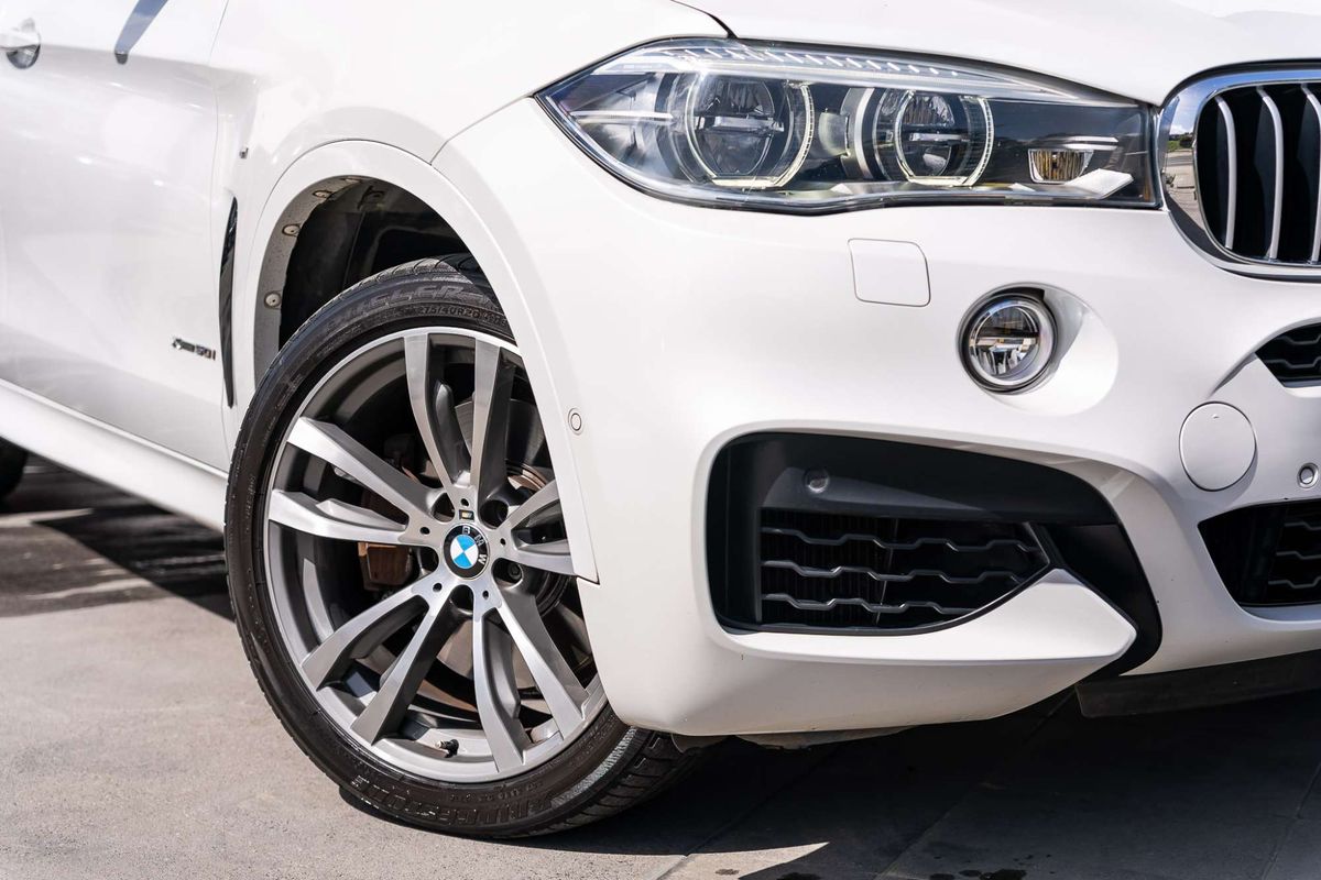 2015 BMW X6 xDrive50i F16