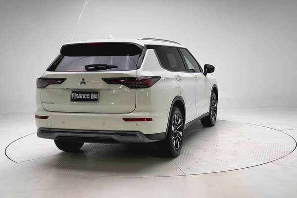 2025 Mitsubishi Outlander LS ZM thumb-1