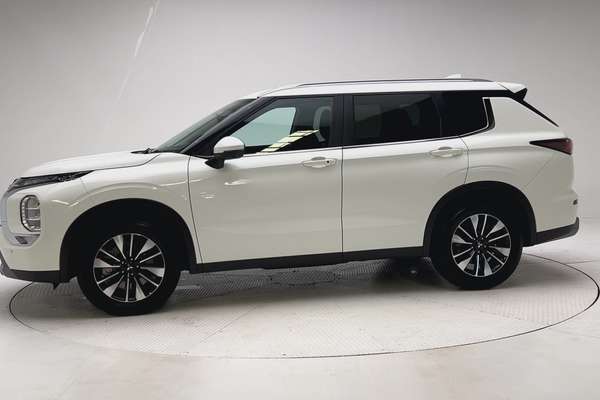 2025 Mitsubishi Outlander LS ZM thumb-6