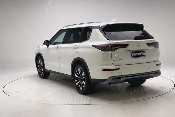 2025 Mitsubishi Outlander LS ZM thumb-8