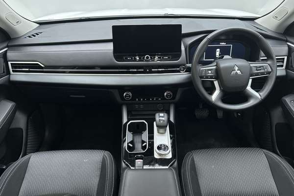 2025 Mitsubishi Outlander LS ZM thumb-19