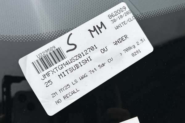 2025 Mitsubishi Outlander LS ZM thumb-23