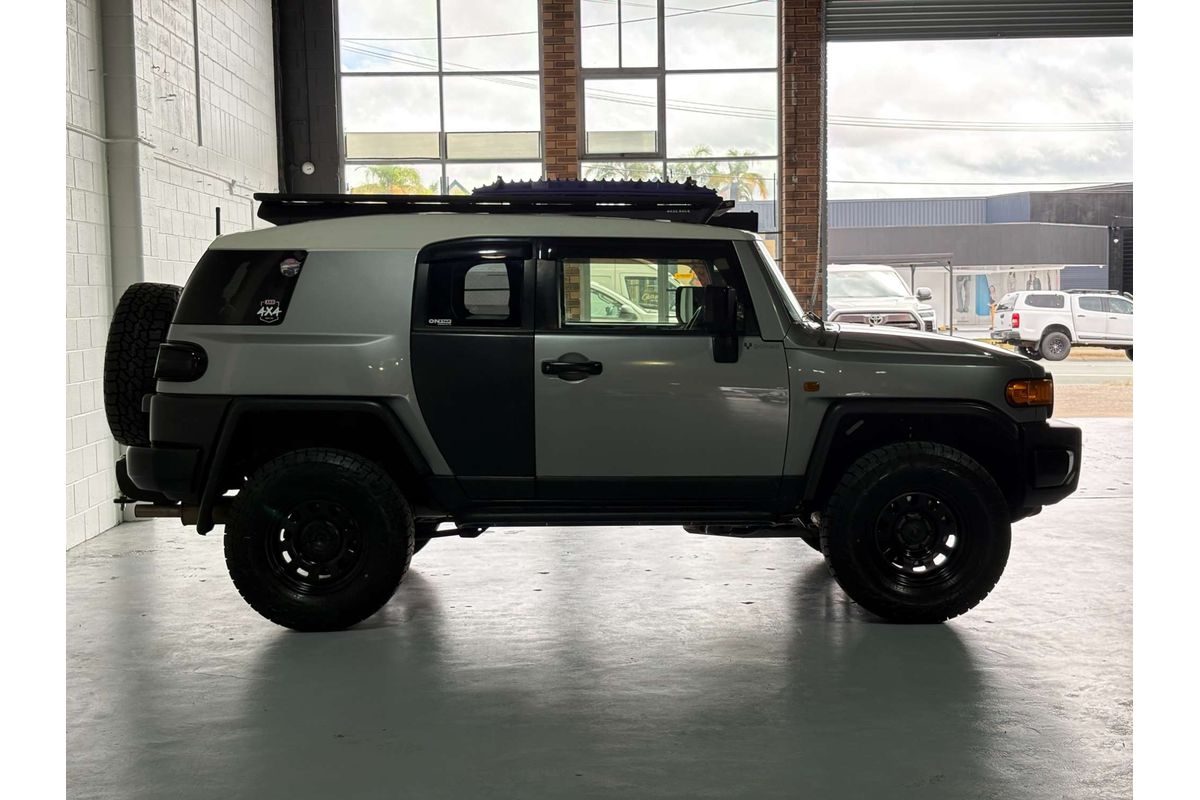 2012 Toyota FJ Cruiser GSJ15R