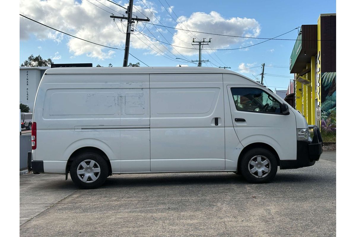 2018 Toyota Hiace KDH221R ELWB High Roof