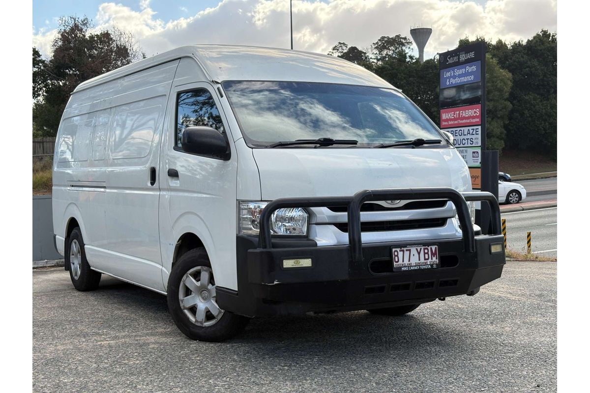 2018 Toyota Hiace KDH221R ELWB High Roof
