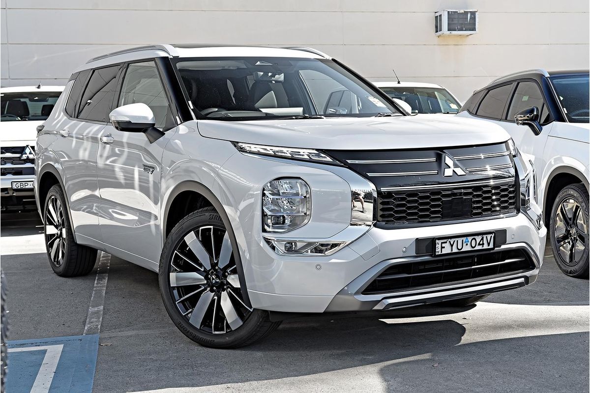 2025 Mitsubishi Outlander PHEV Exceed ZM