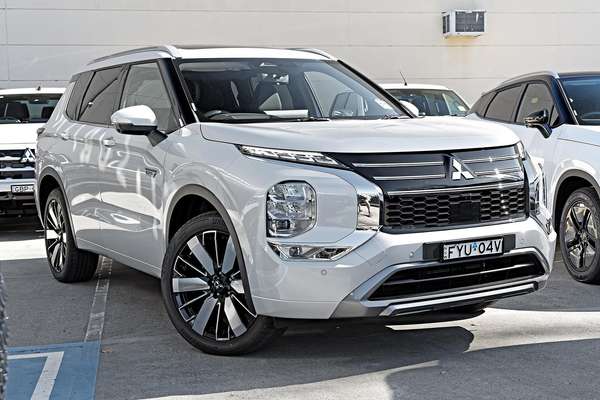 2025 Mitsubishi Outlander PHEV Exceed ZM