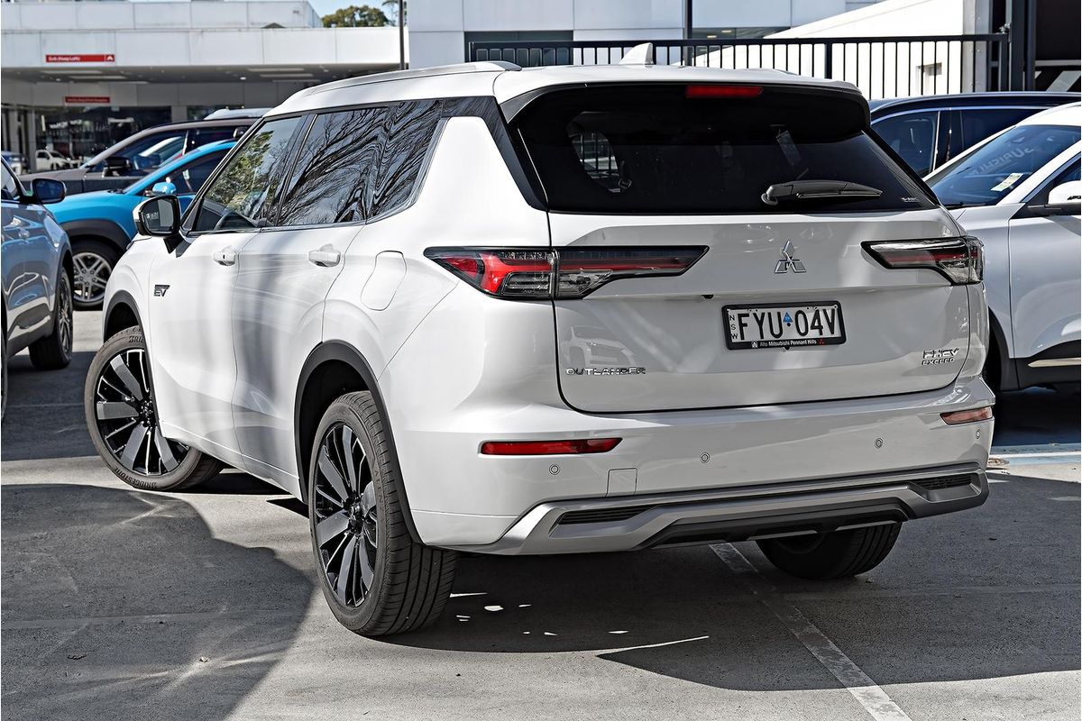 2025 Mitsubishi Outlander PHEV Exceed ZM