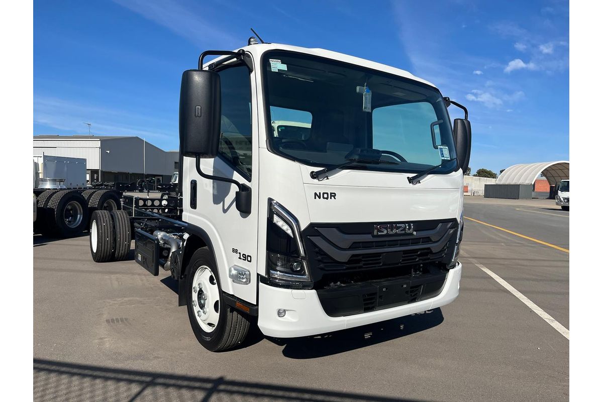 2025 Isuzu Nqr 88-190 Am D42