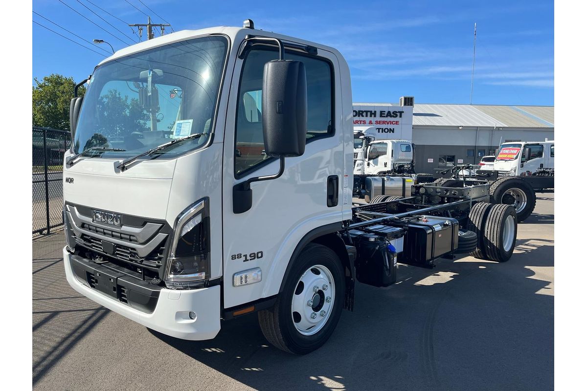 2025 Isuzu Nqr 88-190 Am D42 image 2