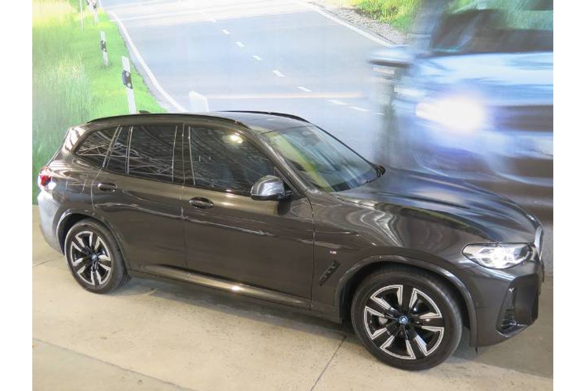 2024 BMW IX3 M Sport G08