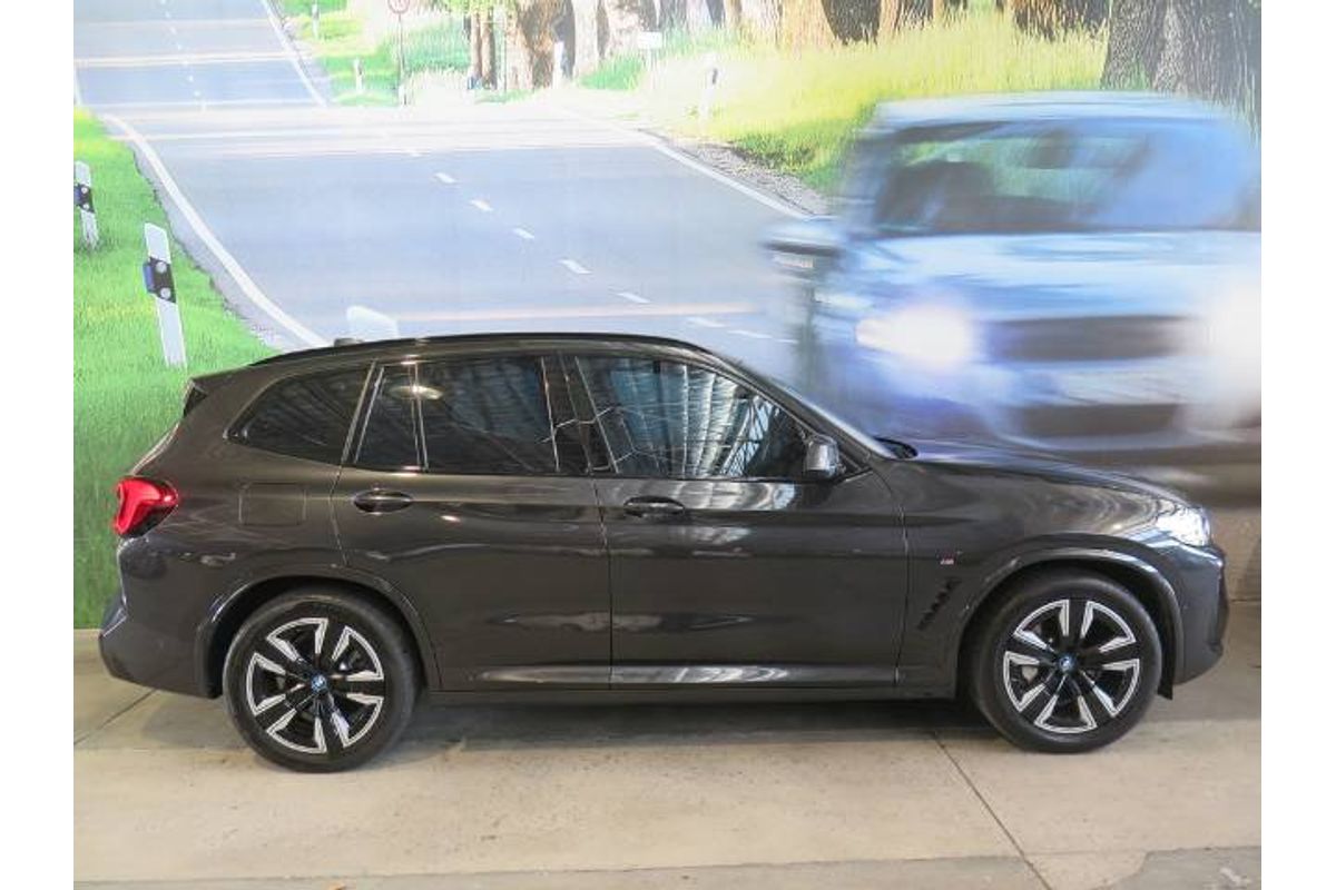 2024 BMW IX3 M Sport G08