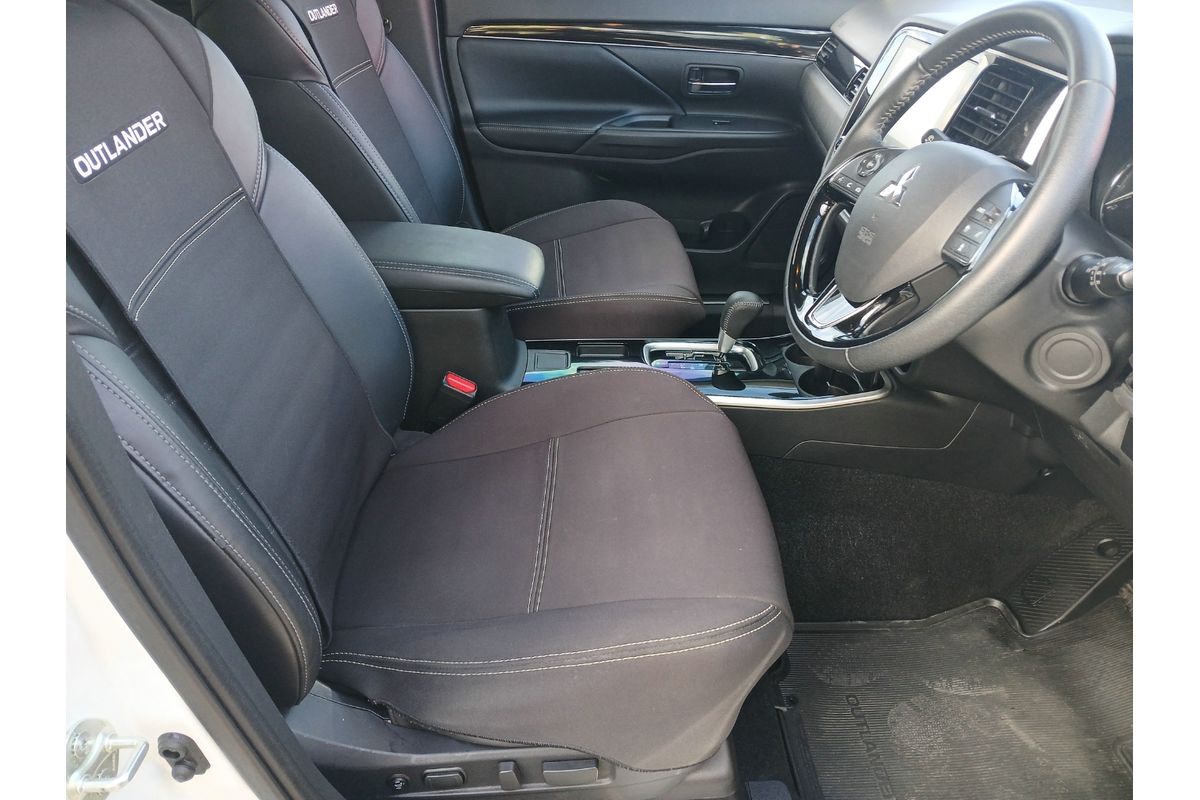 2019 Mitsubishi Outlander LS ZL image 10