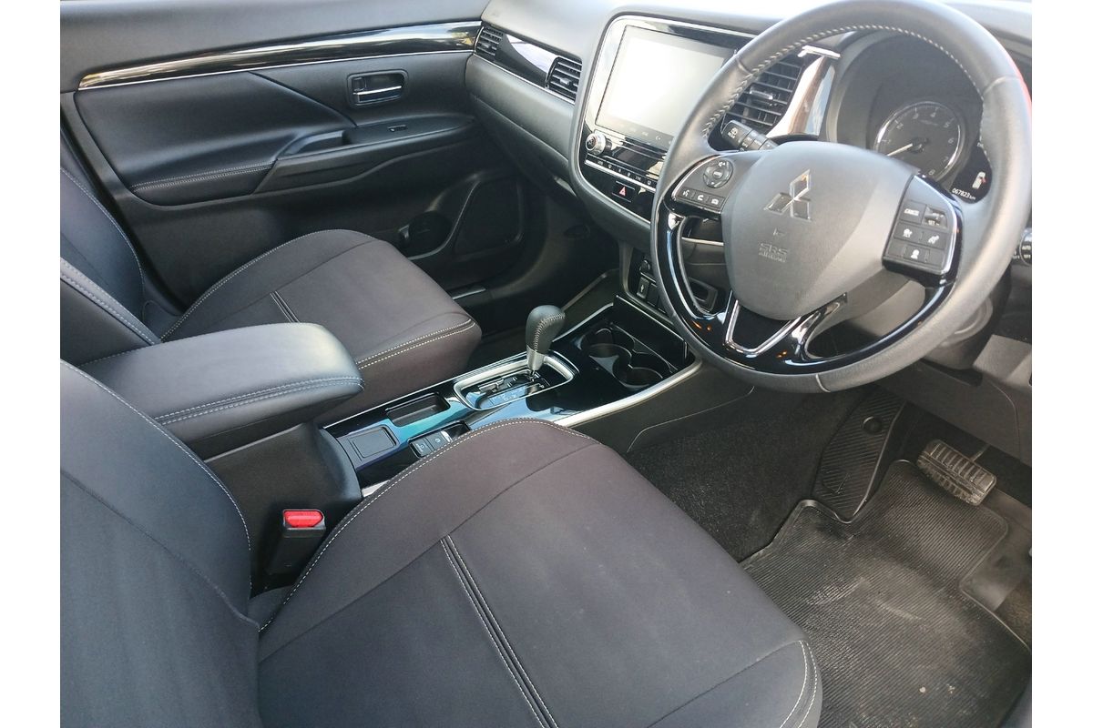 2019 Mitsubishi Outlander LS ZL image 11