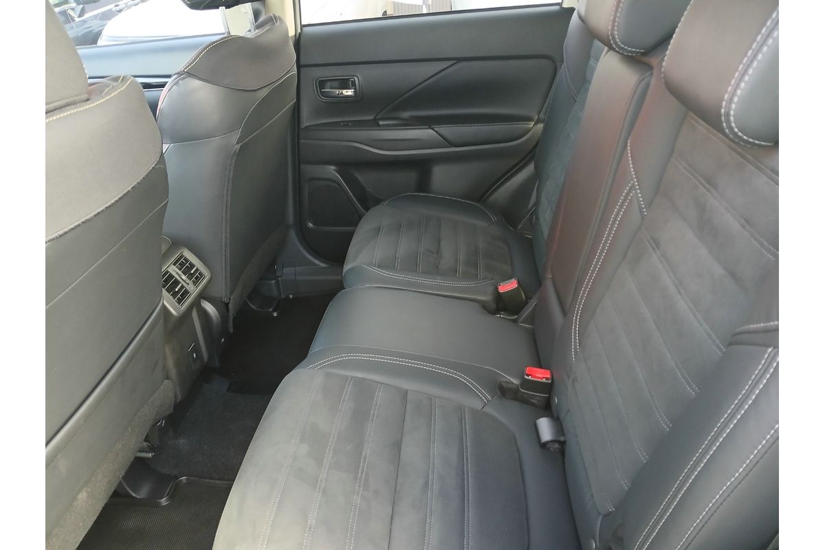 2019 Mitsubishi Outlander LS ZL image 17