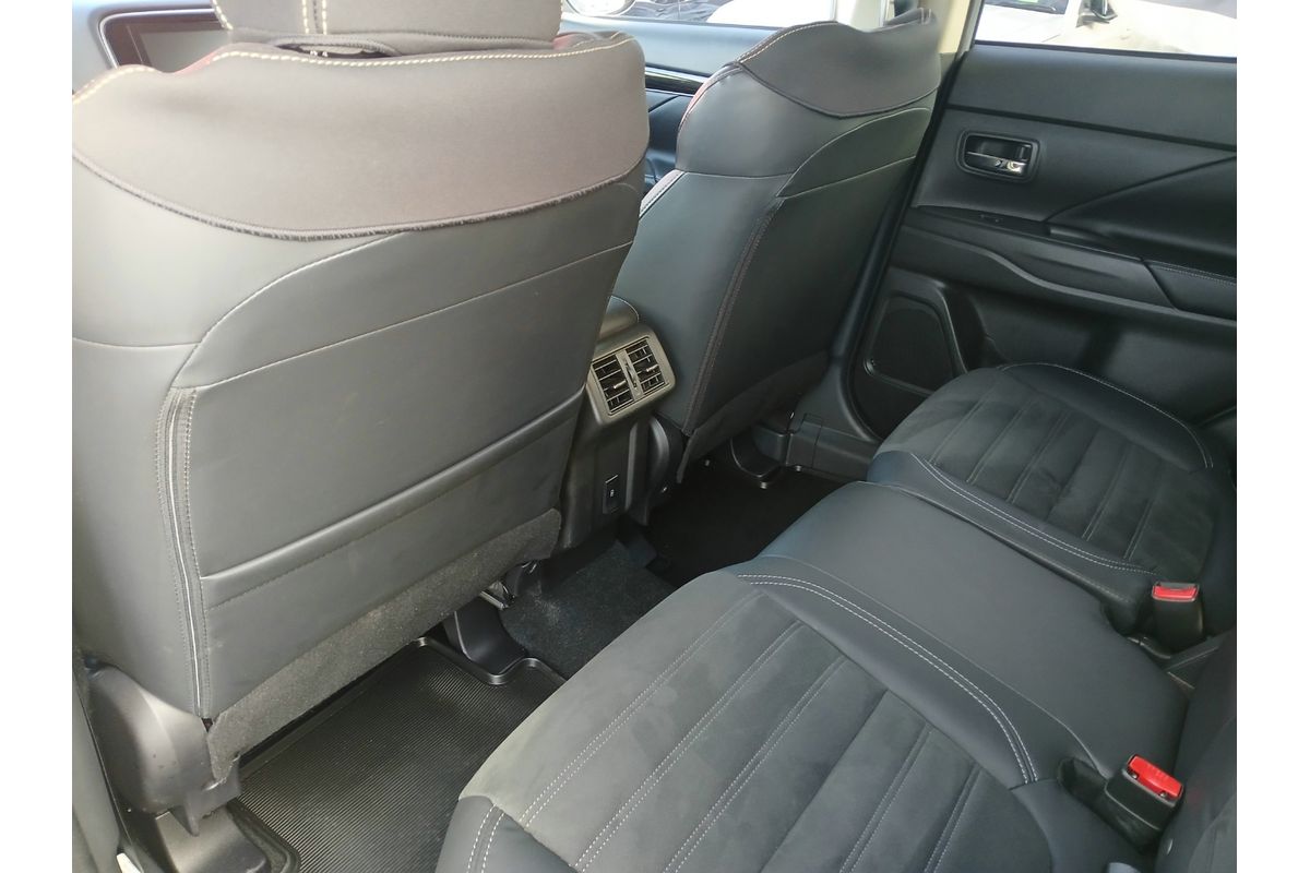 2019 Mitsubishi Outlander LS ZL image 18