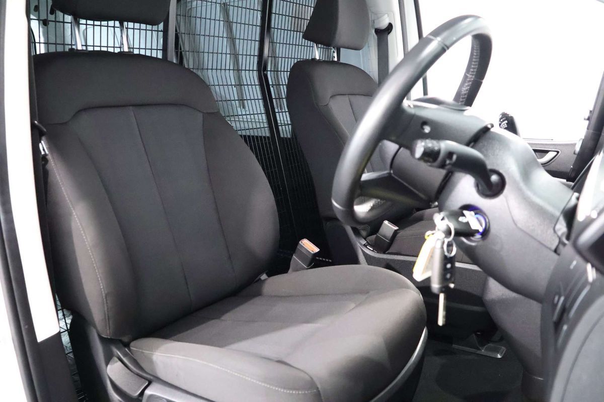 2023 Hyundai STARIA LOAD US4.V2