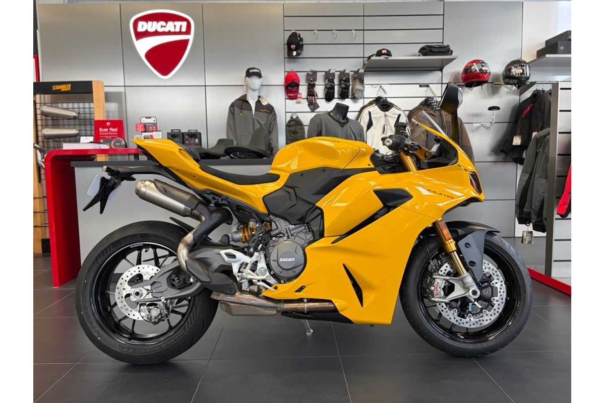 2026 Ducati PANIGALE V2S
