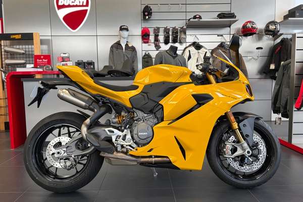 2026 Ducati PANIGALE V2S