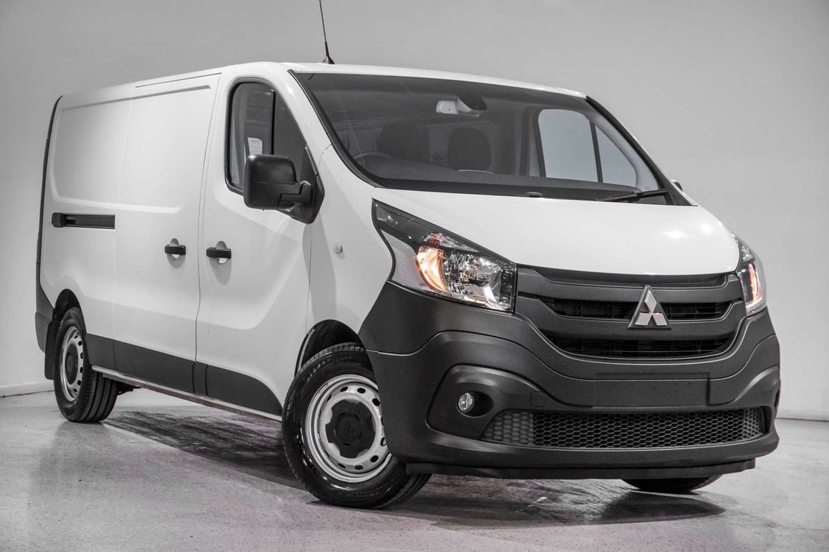 2022 Mitsubishi Express GLX SN LWB