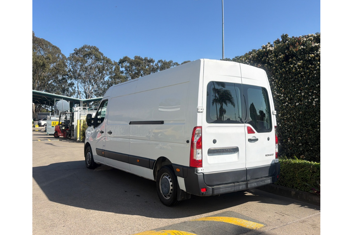 2022 Renault Master Pro 110kW X62 Phase 2 MWB Mid Roof image 12