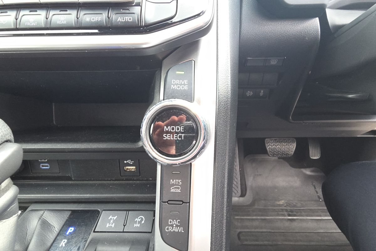 2024 Toyota Landcruiser GXL FJA300R