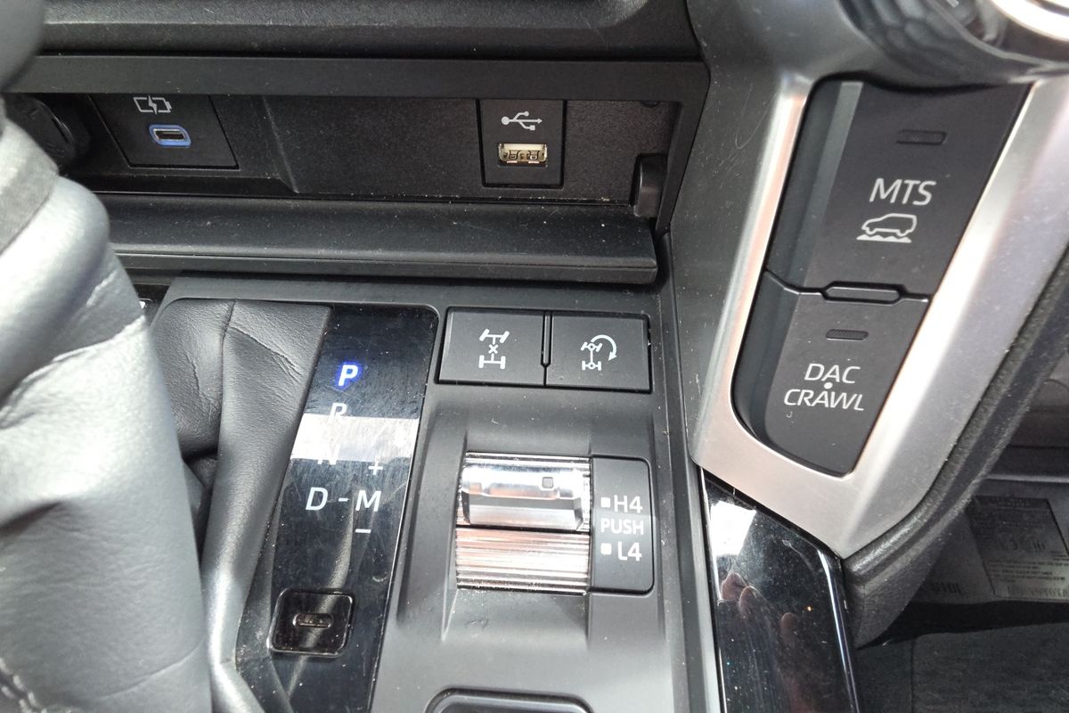 2024 Toyota Landcruiser GXL FJA300R