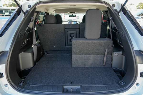 2025 Mitsubishi Outlander LS ZM thumb-19