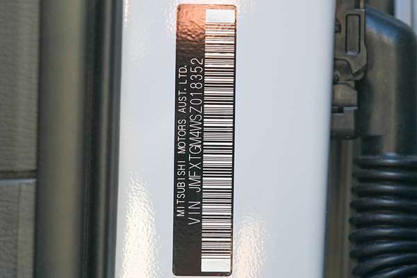 2025 Mitsubishi Outlander LS ZM thumb-21
