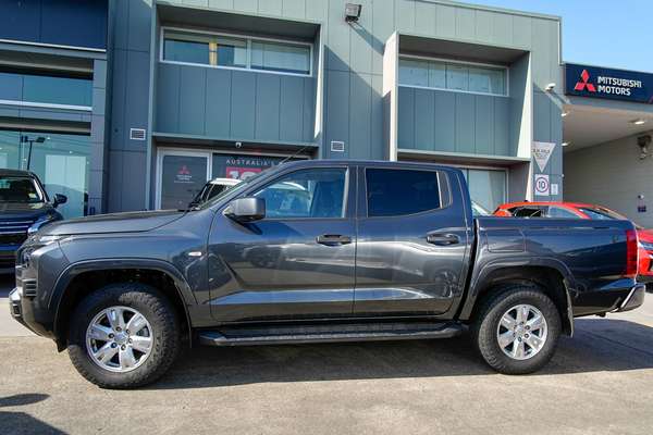 2025 Mitsubishi Triton GLX+ MV 4X4 thumb-4