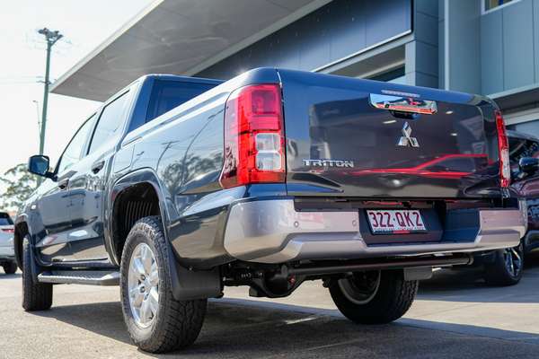 2025 Mitsubishi Triton GLX+ MV 4X4 thumb-5
