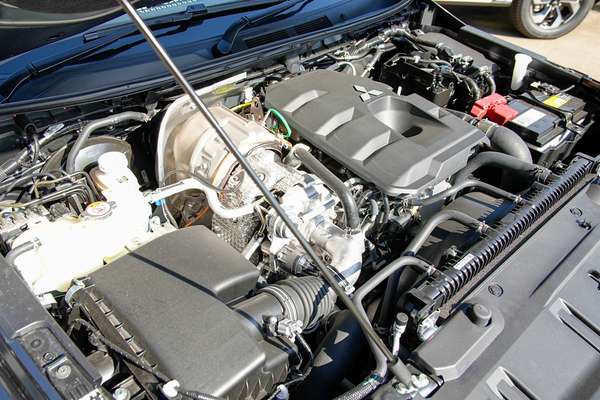 2025 Mitsubishi Triton GLX+ MV 4X4 thumb-7