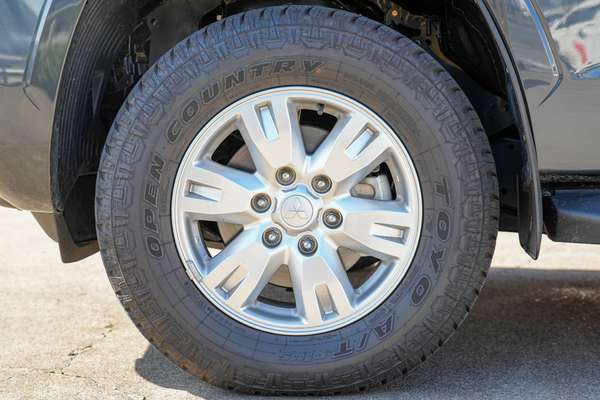 2025 Mitsubishi Triton GLX+ MV 4X4 thumb-3