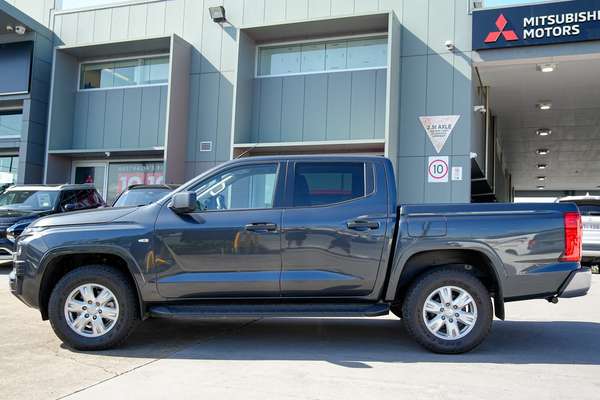 2025 Mitsubishi Triton GLX+ MV 4X4 thumb-4