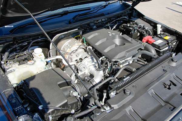 2025 Mitsubishi Triton GLX+ MV 4X4 thumb-7