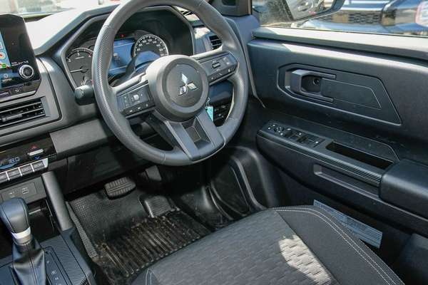2025 Mitsubishi Triton GLX+ MV 4X4 thumb-18
