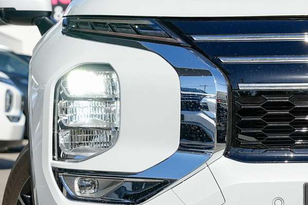 2025 Mitsubishi Outlander LS ZM thumb-1