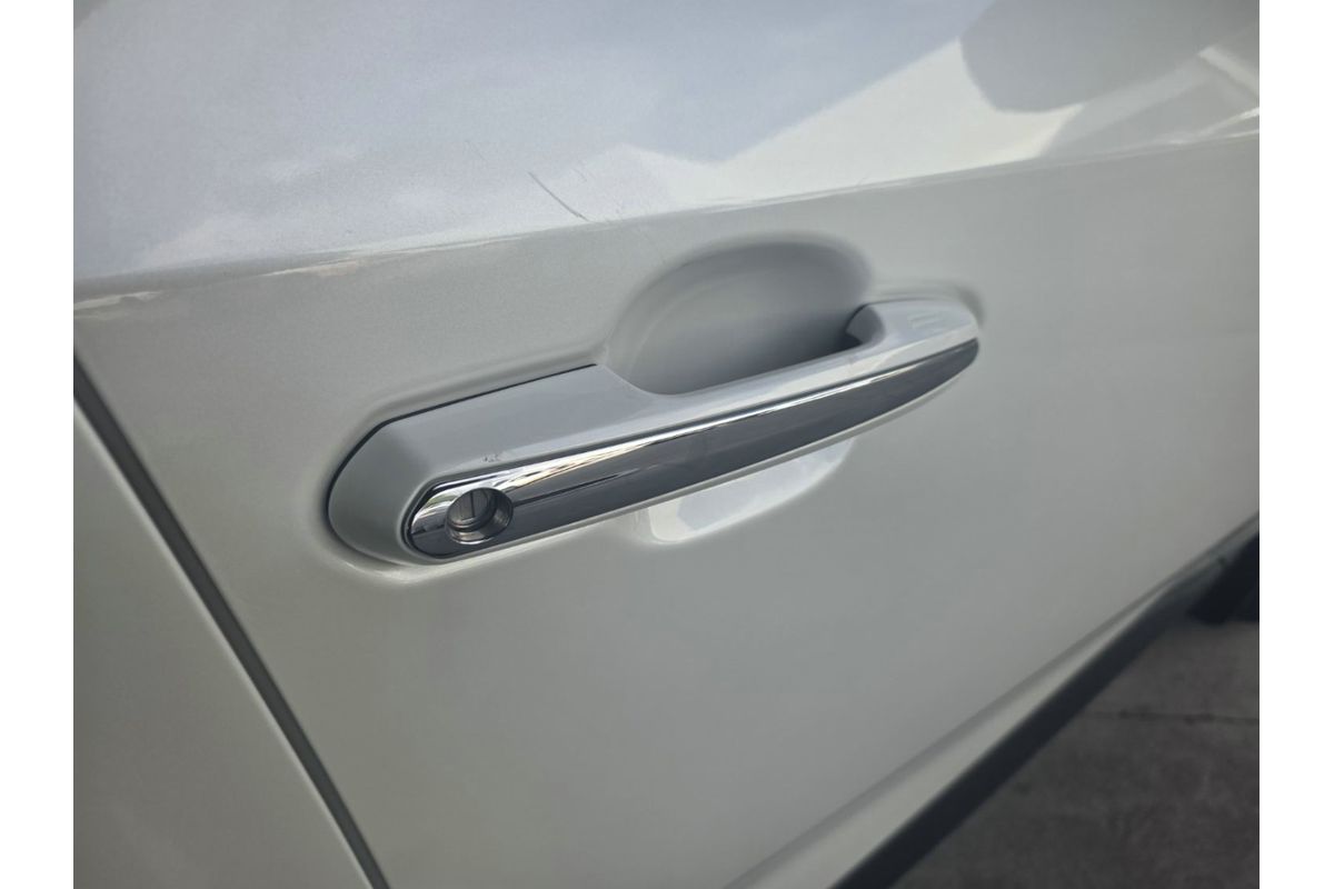 2021 Toyota RAV4 Cruiser AXAH52R image 8