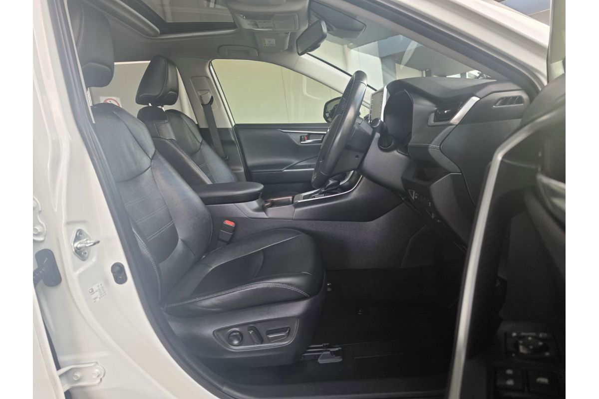2021 Toyota RAV4 Cruiser AXAH52R image 15