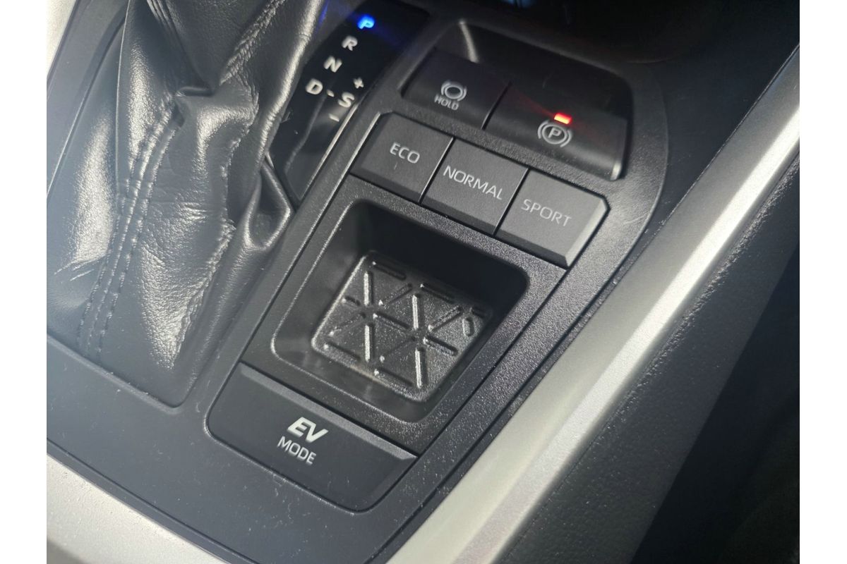 2021 Toyota RAV4 Cruiser AXAH52R image 27