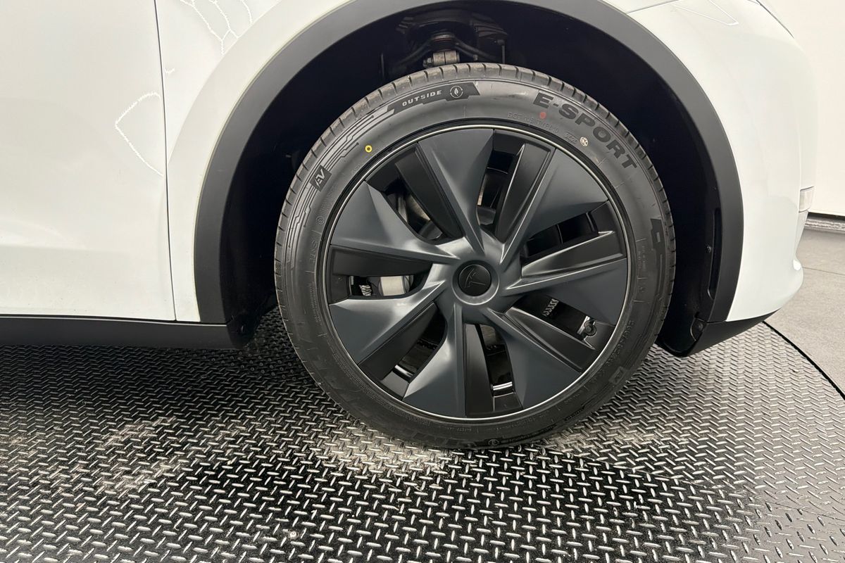 2025 Tesla Model Y Long Range