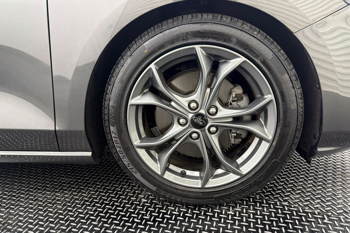 2018 Ford Focus ST-Line SA