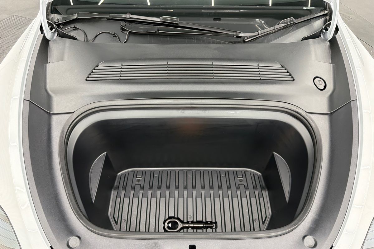 2025 Tesla Model Y Long Range